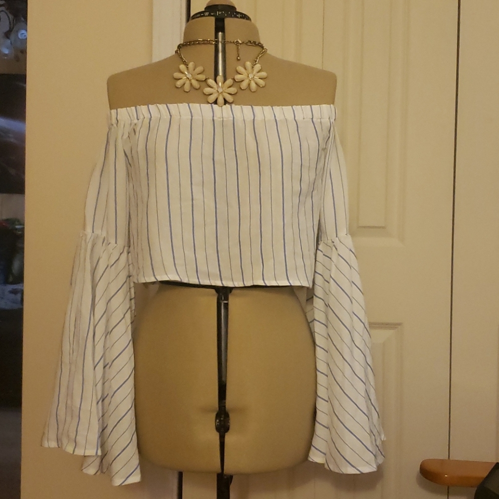 Crop top blue and white stripes